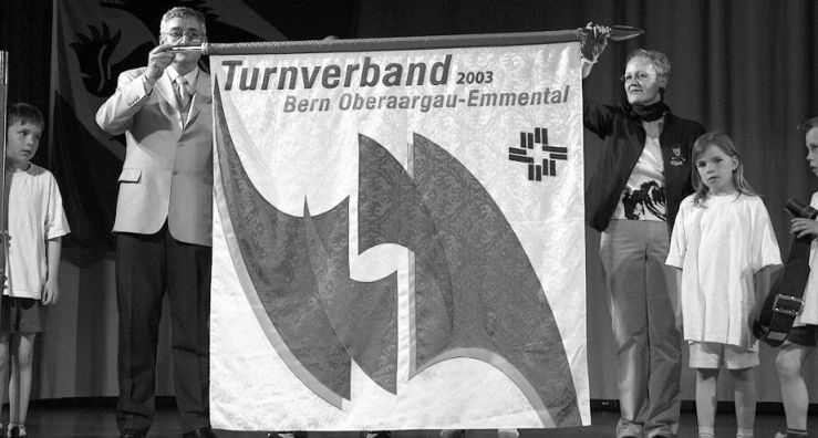 Fahnenweihe vom 03.05.03 oT..jpg